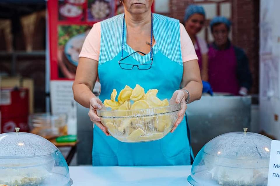 Making Pelmeni